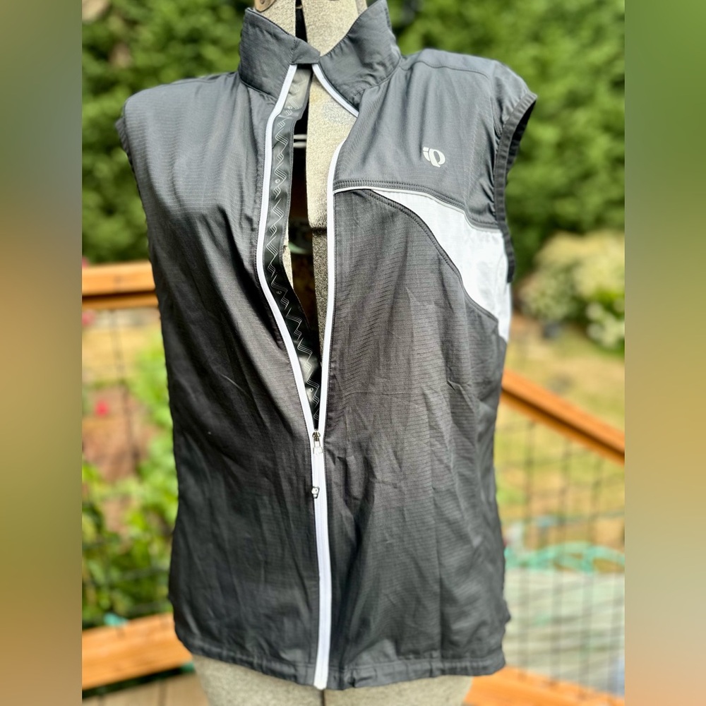 Pearl Izumi Charcoal and Light Gray (cycling) vest. WOMEN’S XXL Never worn. $25
